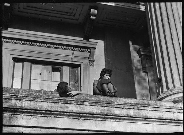 [Jane Ninas and Christine Fairchild on the Balcony of Belle Grove Plantation, White Castle, Louisiana], Walker Evans (American, St. Louis, Missouri 1903–1975 New Haven, Connecticut), Film negative 