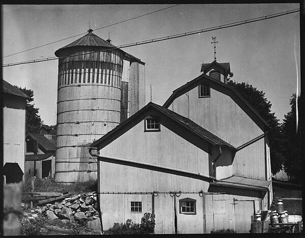 [Farmhouse Buildings and Silo, Probably Vicinity Danbury, Connecticut], Walker Evans (American, St. Louis, Missouri 1903–1975 New Haven, Connecticut), Film negative 