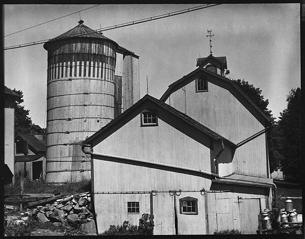 [Farmhouse Buildings and Silo, Probably Vicinity Danbury, Connecticut], Walker Evans (American, St. Louis, Missouri 1903–1975 New Haven, Connecticut), Film negative 