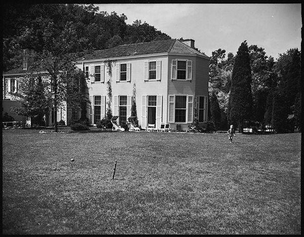 [Workum Residence, Mt. Kisco, New York], Walker Evans (American, St. Louis, Missouri 1903–1975 New Haven, Connecticut), Film negative 