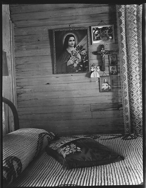 [Bedroom Interior with Religious Pictures on Wall, Shrimp Fisherman's House, Biloxi, Mississippi], Walker Evans (American, St. Louis, Missouri 1903–1975 New Haven, Connecticut), Film negative 