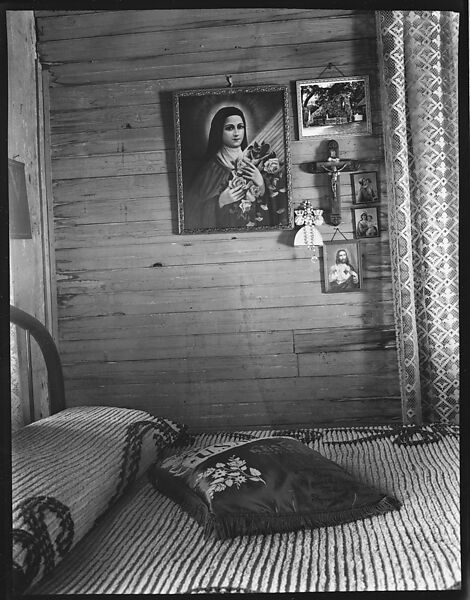 [Bedroom Interior with Religious Pictures on Wall, Shrimp Fisherman's House, Biloxi, Mississippi], Walker Evans (American, St. Louis, Missouri 1903–1975 New Haven, Connecticut), Film negative 
