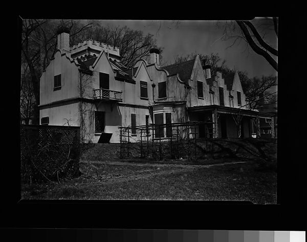 [Rear View of Gothic Revival House, Residence of William Hickling Prescott, Swampscott, Massachusetts], Walker Evans (American, St. Louis, Missouri 1903–1975 New Haven, Connecticut), Film negative 