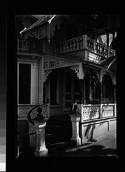 [Folk Victorian Cottage at Oak Bluffs, Martha's Vineyard, Massachusetts], Walker Evans (American, St. Louis, Missouri 1903–1975 New Haven, Connecticut), Film negative 