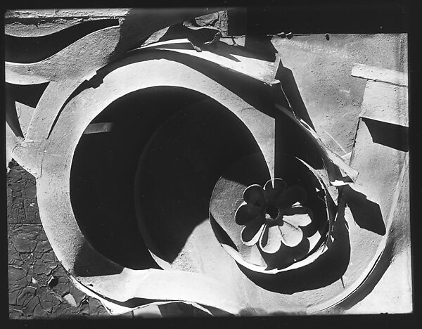 [Tin Relic with Rosette Motif, Photographed on Roof of 92 Fifth Avenue, New York City], Walker Evans (American, St. Louis, Missouri 1903–1975 New Haven, Connecticut), Glass negative 