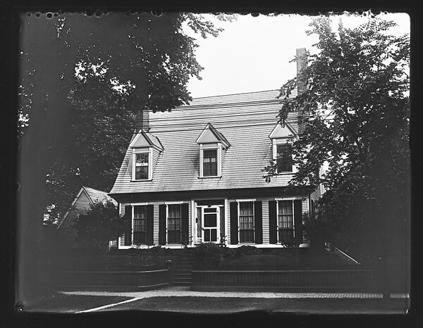 [Greek Revival House with Pedimented Dormers, Salem, Massachusetts], Walker Evans (American, St. Louis, Missouri 1903–1975 New Haven, Connecticut), Glass negative 