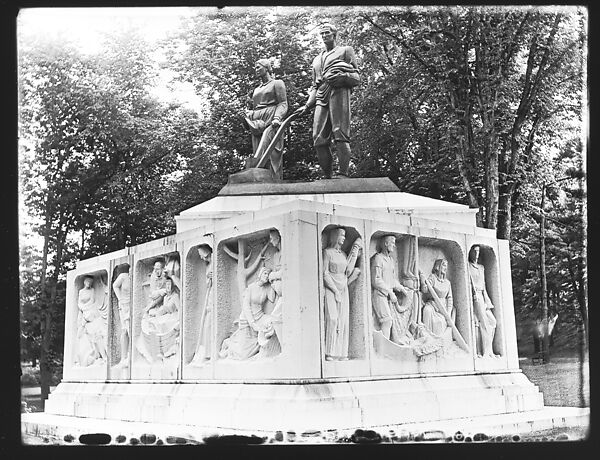 [Public Monument: "The Early Settlers of New England" (Maurice Sterne, ca. 1930) in Elm Park, Worcester, Massachusetts], Walker Evans (American, St. Louis, Missouri 1903–1975 New Haven, Connecticut), Glass negative 