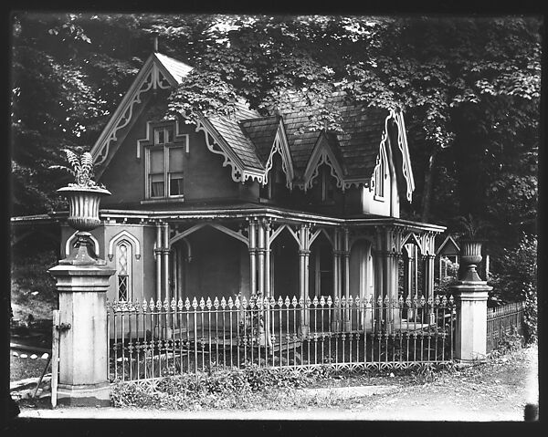 [Gothic Revival House with Iron Gate, Poughkeepsie, New York], Walker Evans (American, St. Louis, Missouri 1903–1975 New Haven, Connecticut), Glass negative 