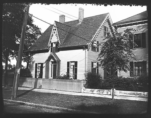 [Gothic Revival House with Trellised Entry Porch, Salem, Massachusetts], Walker Evans (American, St. Louis, Missouri 1903–1975 New Haven, Connecticut), Glass negative 