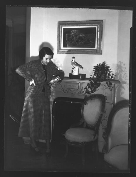 [Unidentified Woman Leaning on Fireplace Mantle], Walker Evans (American, St. Louis, Missouri 1903–1975 New Haven, Connecticut), Film negative 