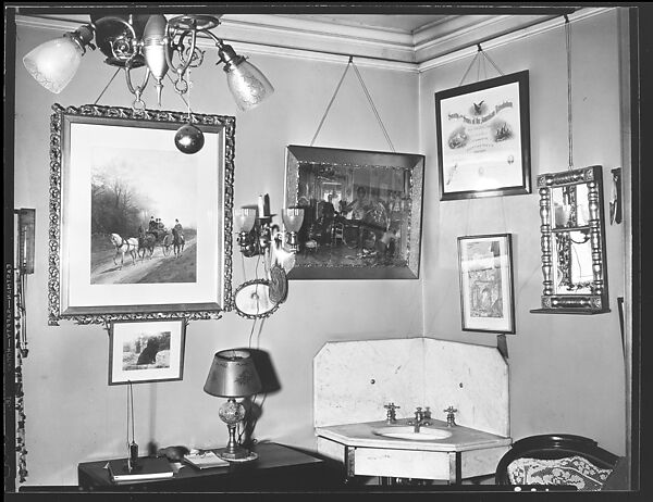 [Interior Detail Showing Corner Sink and Pictures on Wall, Storrs House, Hartford, Connecticut], Walker Evans (American, St. Louis, Missouri 1903–1975 New Haven, Connecticut), Film negative