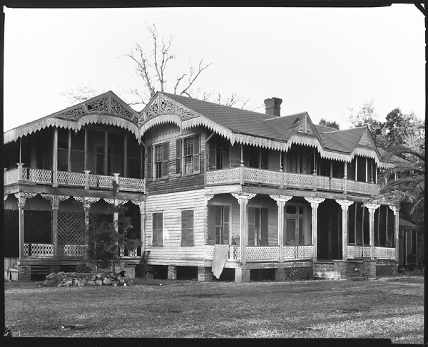 [Folk Victorian House, Family Summer Residence of Christine Fairchild, Waveland, Mississippi], Walker Evans (American, St. Louis, Missouri 1903–1975 New Haven, Connecticut), Film negative 