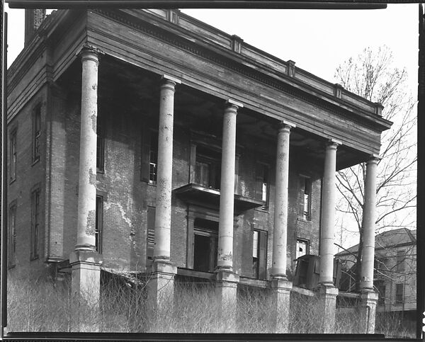 [Greek Revival Brick House with Columned Porch, Vicksburg, Mississippi], Walker Evans (American, St. Louis, Missouri 1903–1975 New Haven, Connecticut), Film negative 