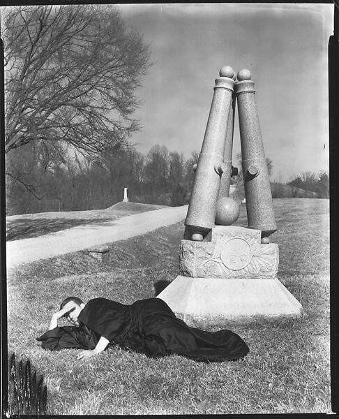 [Peter Sekaer Wrapped in Dark Cloth Lying on Ground Next to Battlefield Monument, Vicksburg, Mississippi], Walker Evans (American, St. Louis, Missouri 1903–1975 New Haven, Connecticut), Film negative 