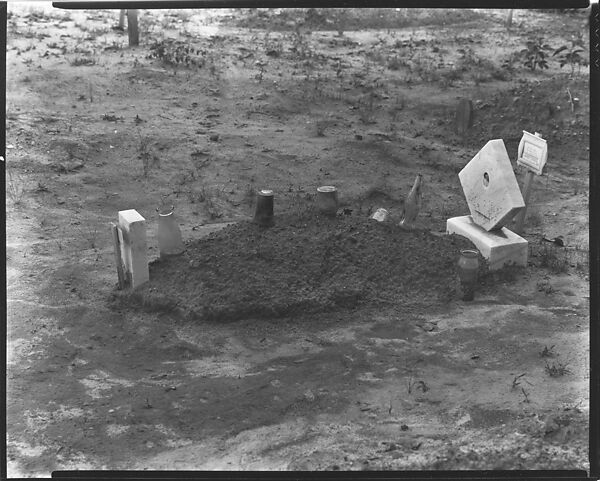 [Child's Grave with Bottles and Jars on Plot, Hale County, Alabama], Walker Evans (American, St. Louis, Missouri 1903–1975 New Haven, Connecticut), Film negative 
