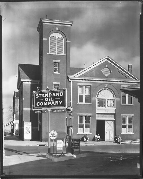 [Standard Oil Company Gas Station], Walker Evans (American, St. Louis, Missouri 1903–1975 New Haven, Connecticut), Film negative 