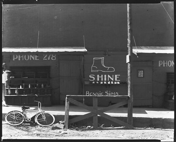 [Painted Shopfront Façade of City Shine Parlor with Bicycle in Front], Walker Evans (American, St. Louis, Missouri 1903–1975 New Haven, Connecticut), Film negative 