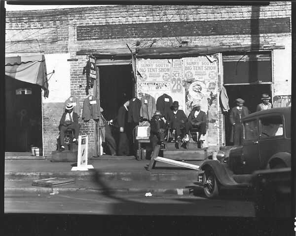 [Men Seated in Front of Boston Shoe Shop, Selma, Alabama], Walker Evans (American, St. Louis, Missouri 1903–1975 New Haven, Connecticut), Film negative 