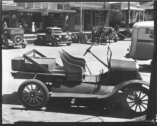 [Street Scene with Parked Cars, Mule-Drawn Wagon, and Bucket Seat Model T Ford in Foreground, Marion, Alabama], Walker Evans (American, St. Louis, Missouri 1903–1975 New Haven, Connecticut), Film negative 