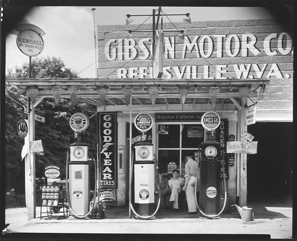 [Gibson Motor Company Gas Station with Group of Men on Bench, Reedsville, West Virginia], Walker Evans (American, St. Louis, Missouri 1903–1975 New Haven, Connecticut), Film negative 