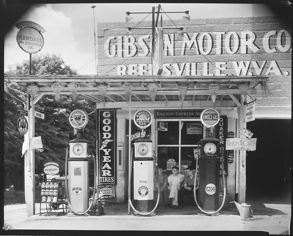 [Gibson Motor Company Gas Station with Group of Men Seated on Bench, Reedsville, West Virginia], Walker Evans (American, St. Louis, Missouri 1903–1975 New Haven, Connecticut), Film negative 