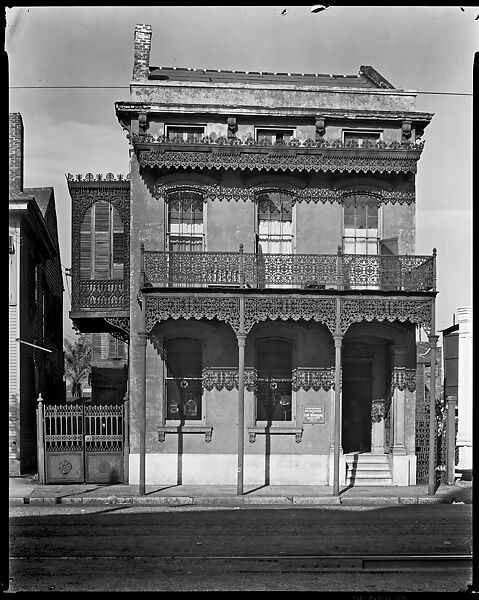 [House with Cast Iron Grillwork Near Lee Circle, New Orleans, Louisiana], Walker Evans (American, St. Louis, Missouri 1903–1975 New Haven, Connecticut), Film negative 