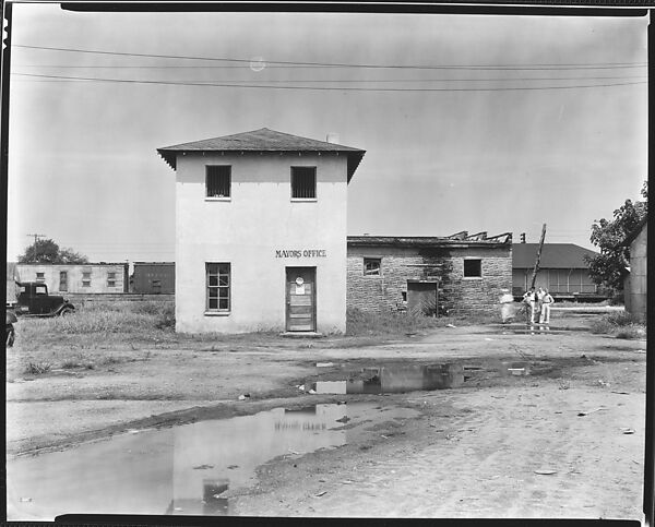 [Mayor's Office Building in Lot, Moundville, Alabama], Walker Evans (American, St. Louis, Missouri 1903–1975 New Haven, Connecticut), Film negative 