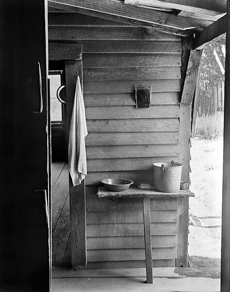 [Washstand with Pail, Bowl, and Mirror in Dog Run of Burroughs Home, Hale County, Alabama], Walker Evans (American, St. Louis, Missouri 1903–1975 New Haven, Connecticut), Film negative 