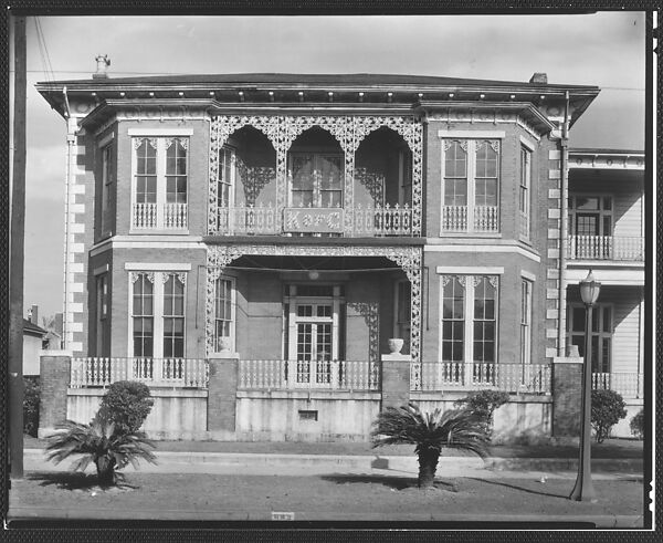 [Italianate Town House with Cast-Iron Balcony, Knights of Columbus Building, Mobile, Alabama?], Walker Evans (American, St. Louis, Missouri 1903–1975 New Haven, Connecticut), Film negative 