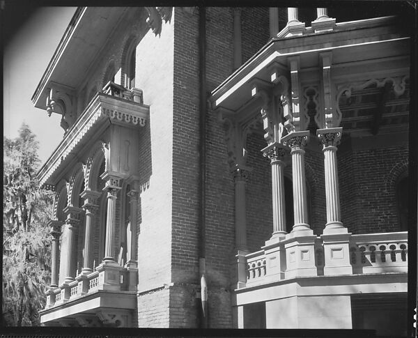 [Italianate Revival Arcade Porches and Balconies of Longwood Plantation House, Near Natchez, Mississippi], Walker Evans (American, St. Louis, Missouri 1903–1975 New Haven, Connecticut), Film negative 