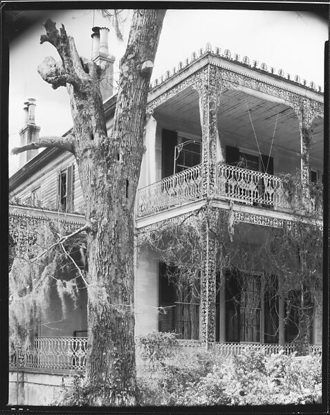 [Elmcourt Ante-bellum House Porches (with Tree in Foreground), Natchez, Mississippi], Walker Evans (American, St. Louis, Missouri 1903–1975 New Haven, Connecticut), Film negative 