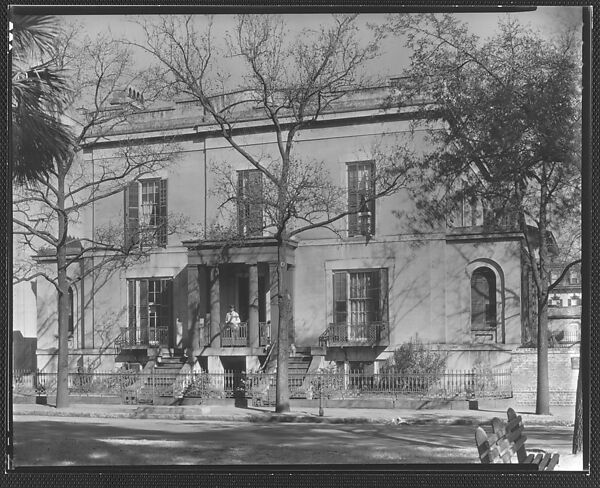 [Greek Revival Building, Francis Sorrel House, Savannah, Georgia], Walker Evans (American, St. Louis, Missouri 1903–1975 New Haven, Connecticut), Film negative 