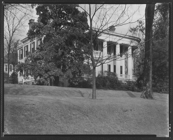 [Greek Revival House with Doric Capitals and Rounded Roof Corners, Macon, Georgia], Walker Evans (American, St. Louis, Missouri 1903–1975 New Haven, Connecticut), Film negative 
