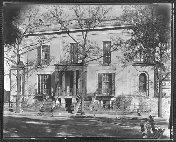 [Greek Revival Building, Francis Sorrel House, Savannah, Georgia], Walker Evans (American, St. Louis, Missouri 1903–1975 New Haven, Connecticut), Film negative 