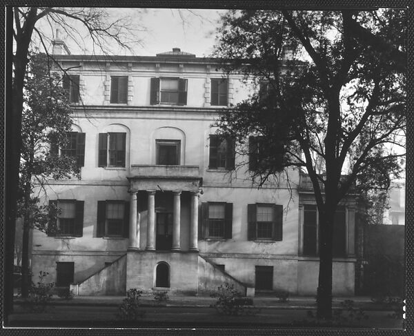 [Greek Revival House, 10 East Oglethorpe Avenue, Percival Ward, Savannah, Georgia], Walker Evans (American, St. Louis, Missouri 1903–1975 New Haven, Connecticut), Film negative 