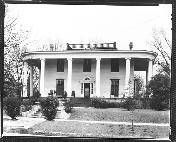[Greek Revival House with Ionic Capitals and Rounded Roof Corners, Macon, Georgia], Walker Evans (American, St. Louis, Missouri 1903–1975 New Haven, Connecticut), Film negative 