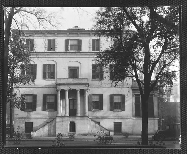 [Greek Revival Building, 10 East Oglethorpe Avenue, Percival Ward, Savannah, Georgia], Walker Evans (American, St. Louis, Missouri 1903–1975 New Haven, Connecticut), Film negative 