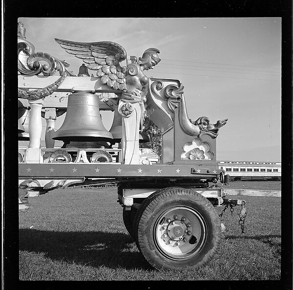 [125 Views of West Coast of Florida, Including: Women on Benches in Sarasota, Mangroves, Pelicans, Shuffleboard Players, Men on Street in Tampa, Sponge Diving Wharves at Tarpon Springs, Coastal Residences, Fishermen, and Miscellaneous Street Scenes], Walker Evans (American, St. Louis, Missouri 1903–1975 New Haven, Connecticut), Film negative