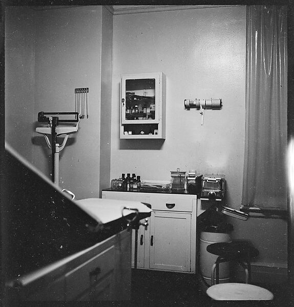 [44 Portraits and Views: Unidentified Doctor ("Lucas"), Nurse ("Dannenberg"), and Office (40), and Jane Smith Evans and Billie Voorhees in 441 East 92nd Street Apartment (4), New York City], Walker Evans (American, St. Louis, Missouri 1903–1975 New Haven, Connecticut), Film negative