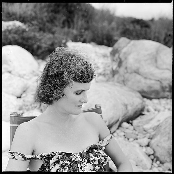 [24 Portraits of Eliza Parkinson Reading Newspaper on Beach, Possibly Fisher's Island, New York], Walker Evans (American, St. Louis, Missouri 1903–1975 New Haven, Connecticut), Film negative