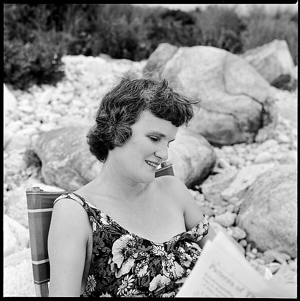 [24 Portraits of Eliza Parkinson Reading Newspaper on Beach, Possibly Fisher's Island, New York], Walker Evans (American, St. Louis, Missouri 1903–1975 New Haven, Connecticut), Film negative
