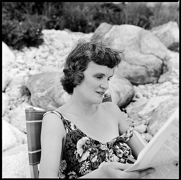[24 Portraits of Eliza Parkinson Reading Newspaper on Beach, Possibly Fisher's Island, New York], Walker Evans (American, St. Louis, Missouri 1903–1975 New Haven, Connecticut), Film negative