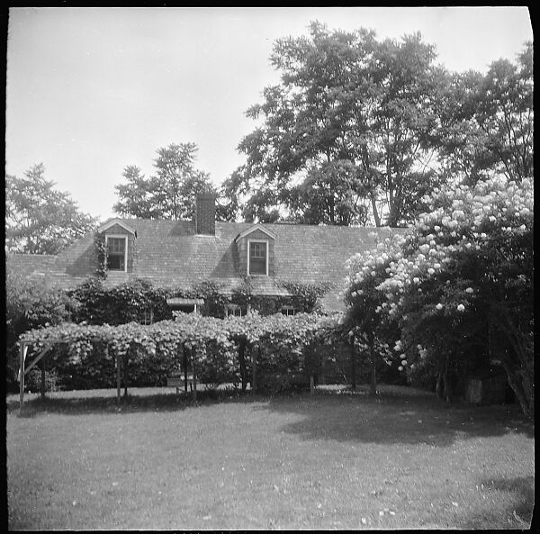 [12 Portraits of Unidentified People on Beach and In Cottage Doorway, Possibly England], Walker Evans (American, St. Louis, Missouri 1903–1975 New Haven, Connecticut), Film negative 