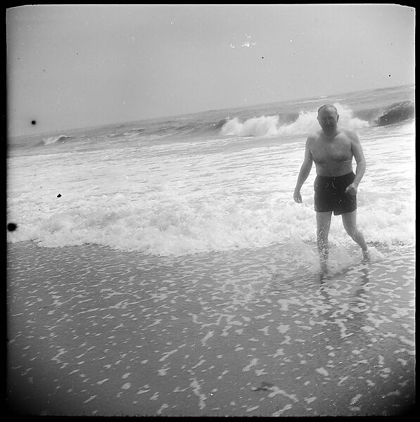 [12 Portraits of Unidentified People on Beach and In Cottage Doorway, Possibly England], Walker Evans (American, St. Louis, Missouri 1903–1975 New Haven, Connecticut), Film negative