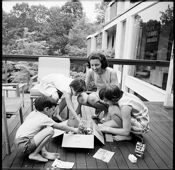 [237 Portraits of Frank W. Hoch and His Family at Home, Irvington-on-Hudson, New York], Walker Evans (American, St. Louis, Missouri 1903–1975 New Haven, Connecticut), Film negative