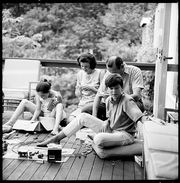 [237 Portraits of Frank W. Hoch and His Family at Home, Irvington-on-Hudson, New York], Walker Evans (American, St. Louis, Missouri 1903–1975 New Haven, Connecticut), Film negative