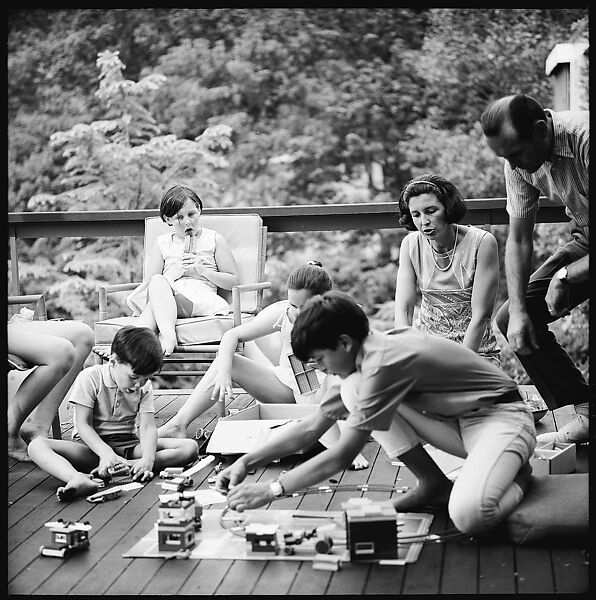[237 Portraits of Frank W. Hoch and His Family at Home, Irvington-on-Hudson, New York], Walker Evans (American, St. Louis, Missouri 1903–1975 New Haven, Connecticut), Film negative