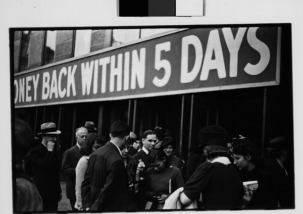 [Five 35mm Film Frames: Sidewalk Vendor and Shoppers Outside Klein's Department Store, Union Square, New York City], Walker Evans (American, St. Louis, Missouri 1903–1975 New Haven, Connecticut), Film negative