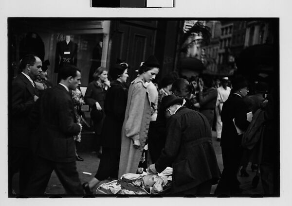 [Five 35mm Film Frames: Sidewalk Vendor and Shoppers Outside Klein's Department Store, Union Square, New York City], Walker Evans (American, St. Louis, Missouri 1903–1975 New Haven, Connecticut), Film negative