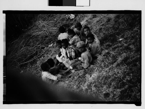 Walker Evans | [Children on Levee, New Orleans Vicinity, Louisiana] | The Met